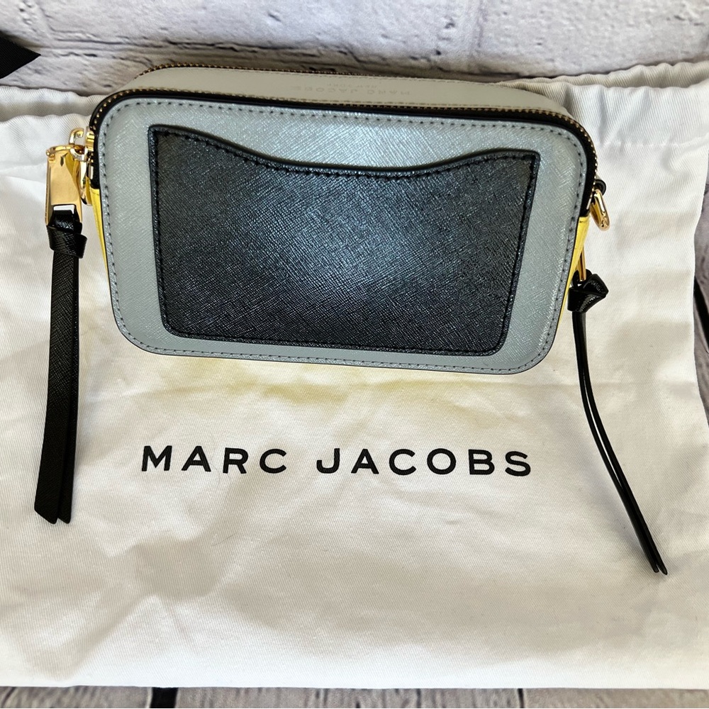 BNWT!  Marc Jacobs THE SNAPSHOT Crossbody Bag (New Rock Grey Multi) - Picture 5 of 11